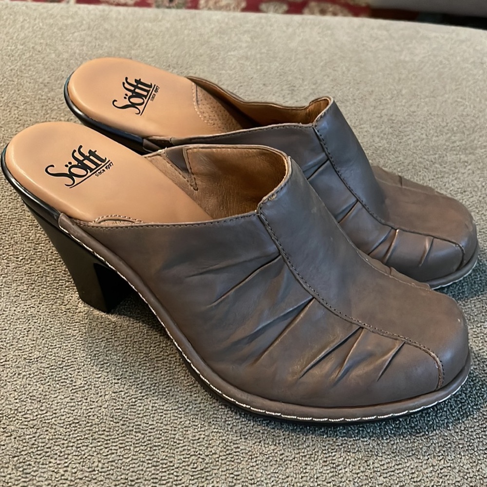Sofft Leather Slip-on Clogs Mules Size 7 light brown shoes (TD) - Picture 5 of 9